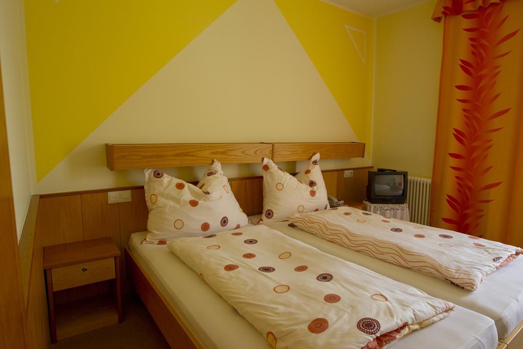 Kreuzen  Kirchenwirt Inn חדר תמונה