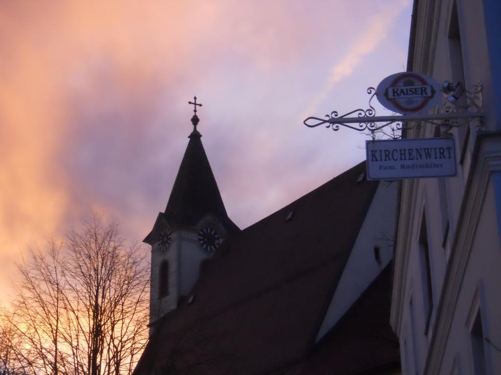 Kreuzen  Kirchenwirt Inn מראה חיצוני תמונה